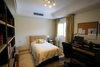 Apartamentos de 4 dormitorios en venta en Marbella – R2786435 Apartamentos de 4 dormitorios en venta en Marbella – R2786435