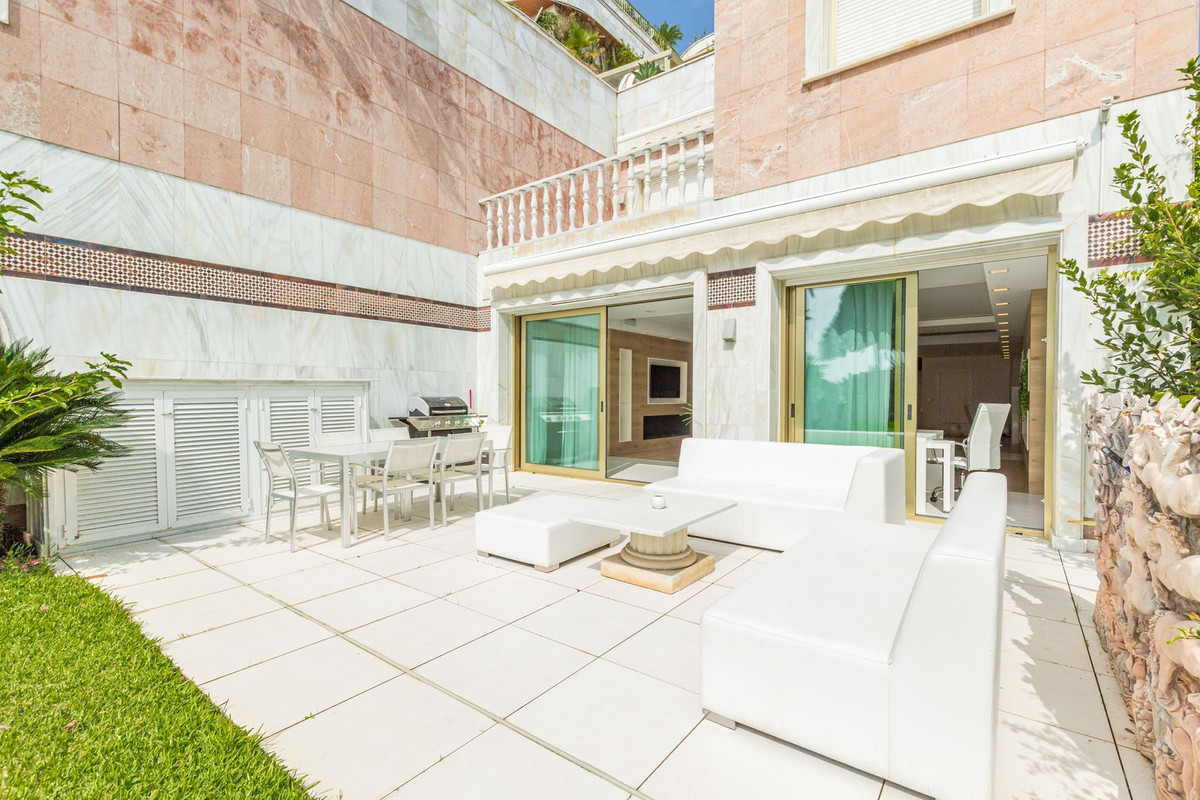 Apartamentos de 3 dormitorios en venta en Puerto Banús – R2344079 Apartamentos de 3 dormitorios en venta en Puerto Banús – R2344079