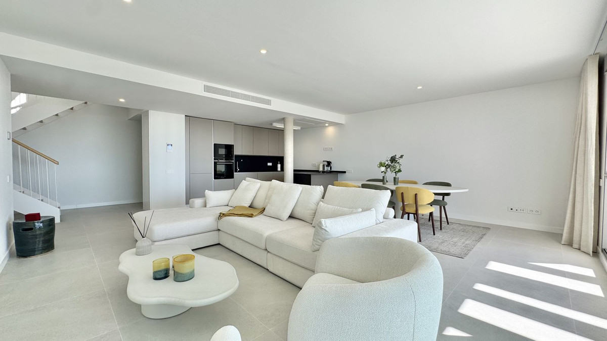 3 bedroom Penthouses for sale in Selwo – R5411563 3 bedroom Penthouses for sale in Selwo – R5411563