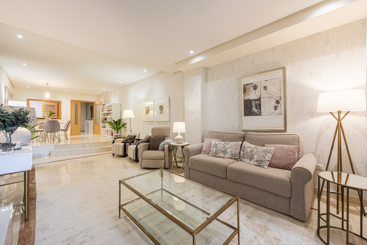 Apartamentos de 2 dormitorios en venta en Puerto Banús – R5206354 Apartamentos de 2 dormitorios en venta en Puerto Banús – R5206354