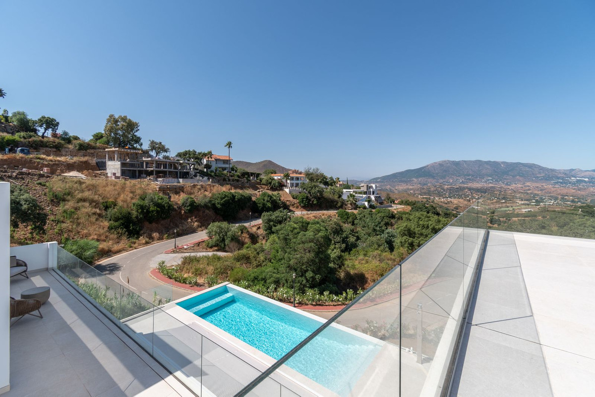 3 bedroom Villas for sale in La Mairena – R5106406 3 bedroom Villas for sale in La Mairena – R5106406