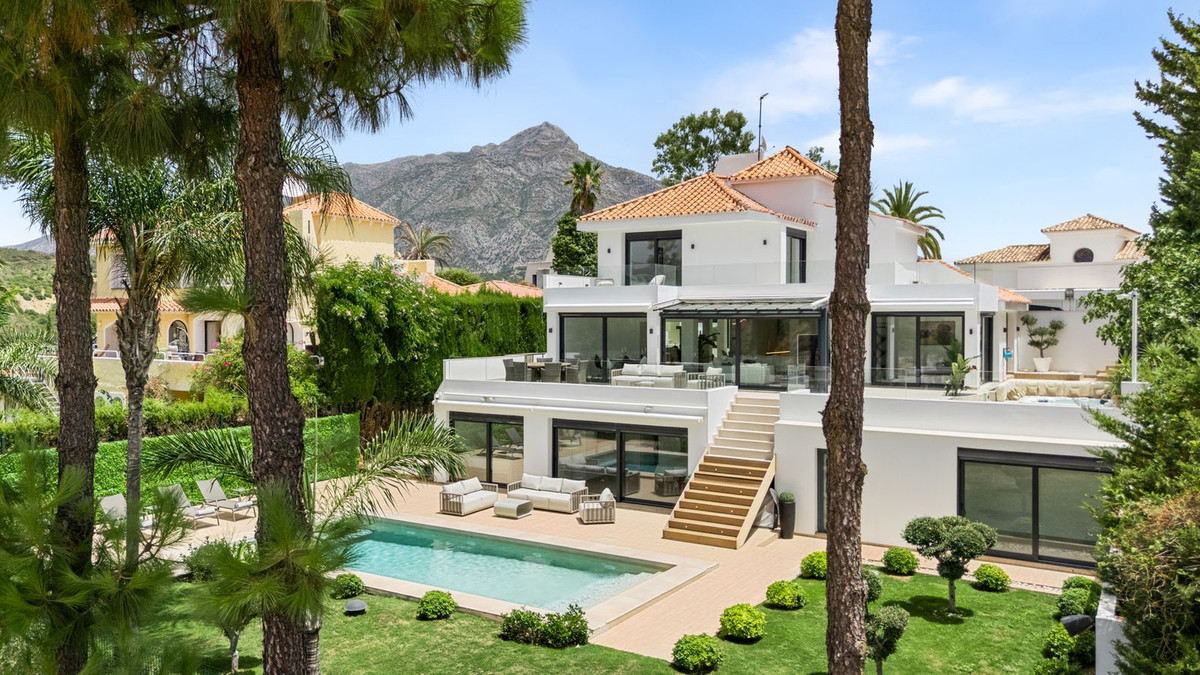 Villas de 4 dormitorios en venta en Nueva Andalucía – R5443543 Villas de 4 dormitorios en venta en Nueva Andalucía – R5443543