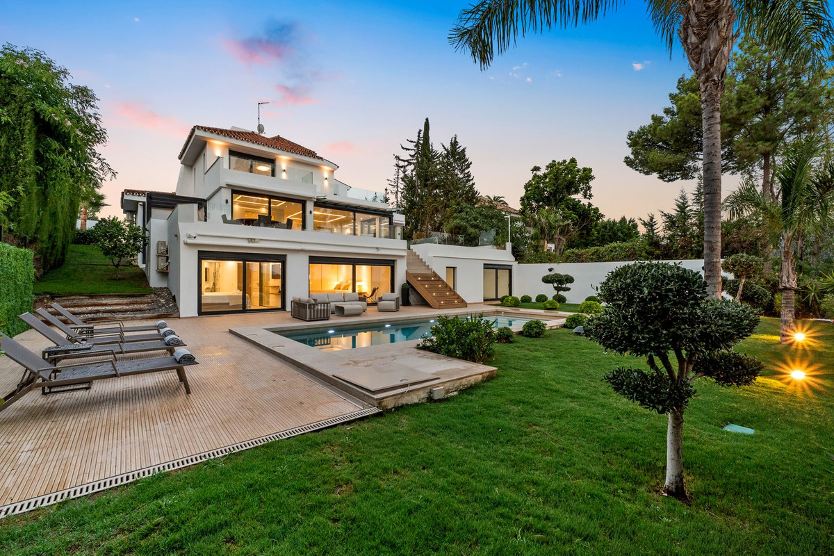 Villas de 4 dormitorios en venta en Nueva Andalucía – R5443543 Villas de 4 dormitorios en venta en Nueva Andalucía – R5443543