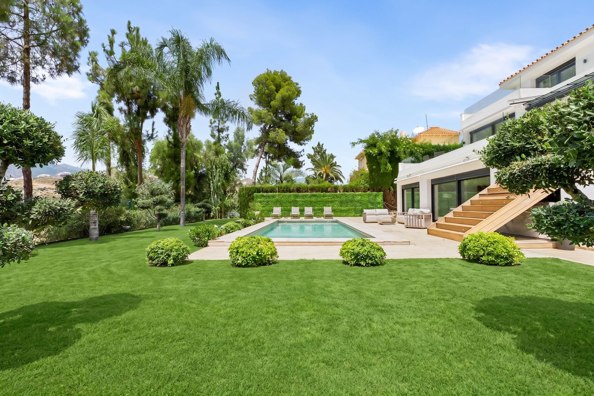 Villas de 4 dormitorios en venta en Nueva Andalucía – R5443543 Villas de 4 dormitorios en venta en Nueva Andalucía – R5443543
