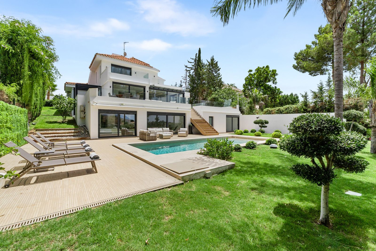 Villas de 4 dormitorios en venta en Nueva Andalucía – R5443543 Villas de 4 dormitorios en venta en Nueva Andalucía – R5443543