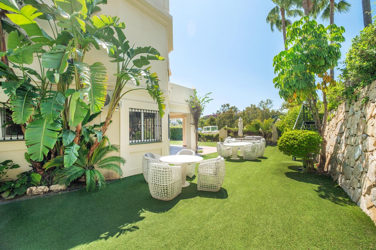 Adosados de 4 dormitorios en venta en Benahavís – R5456002 Adosados de 4 dormitorios en venta en Benahavís – R5456002