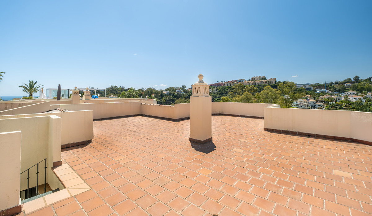Adosados de 4 dormitorios en venta en Benahavís – R5456002 Adosados de 4 dormitorios en venta en Benahavís – R5456002