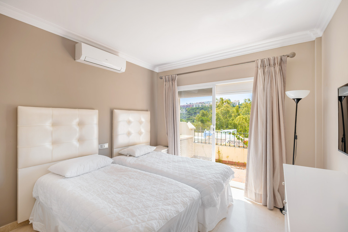 Adosados de 4 dormitorios en venta en Benahavís – R5456002 Adosados de 4 dormitorios en venta en Benahavís – R5456002