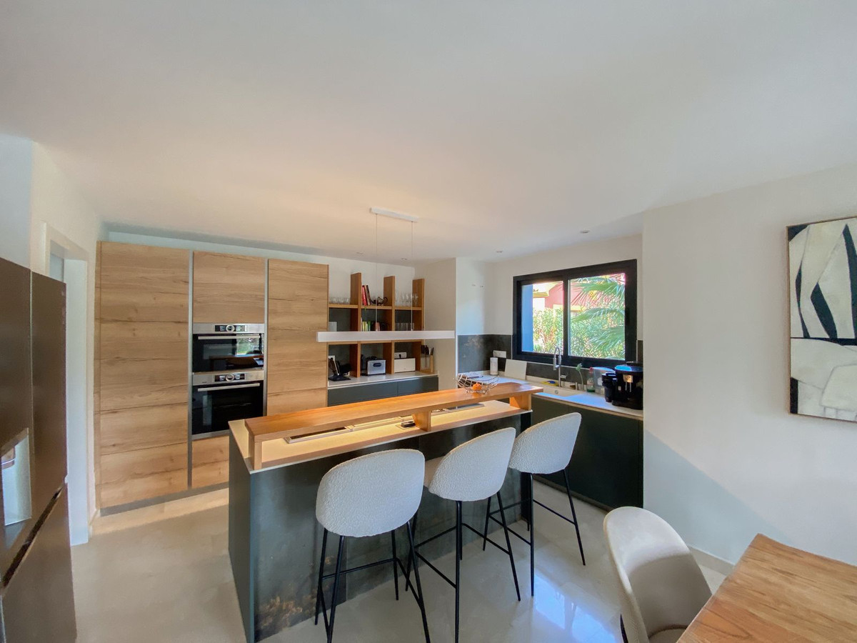 4 bedroom Villas for sale in Elviria – R4930855 4 bedroom Villas for sale in Elviria – R4930855