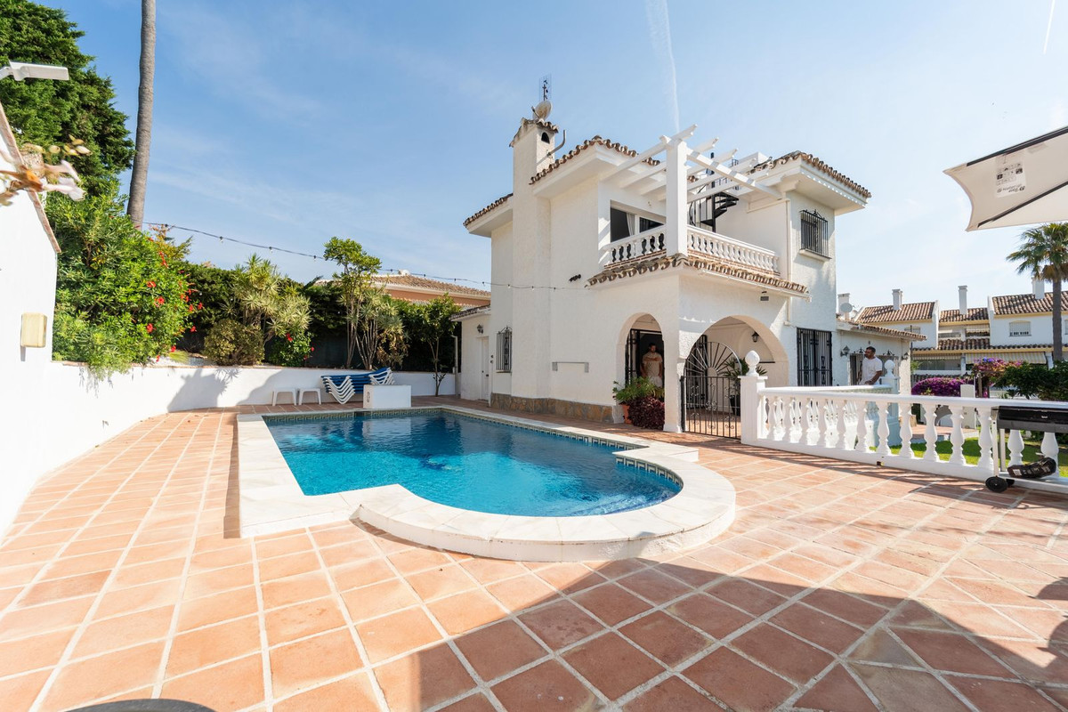 3 bedroom Villas for sale in Calahonda – R5429458 3 bedroom Villas for sale in Calahonda – R5429458