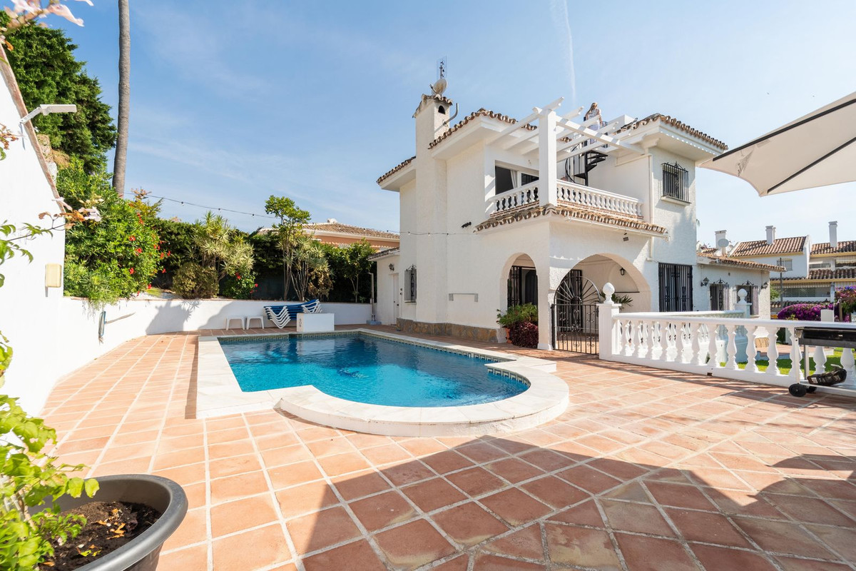 3 bedroom Villas for sale in Calahonda – R5429458 3 bedroom Villas for sale in Calahonda – R5429458