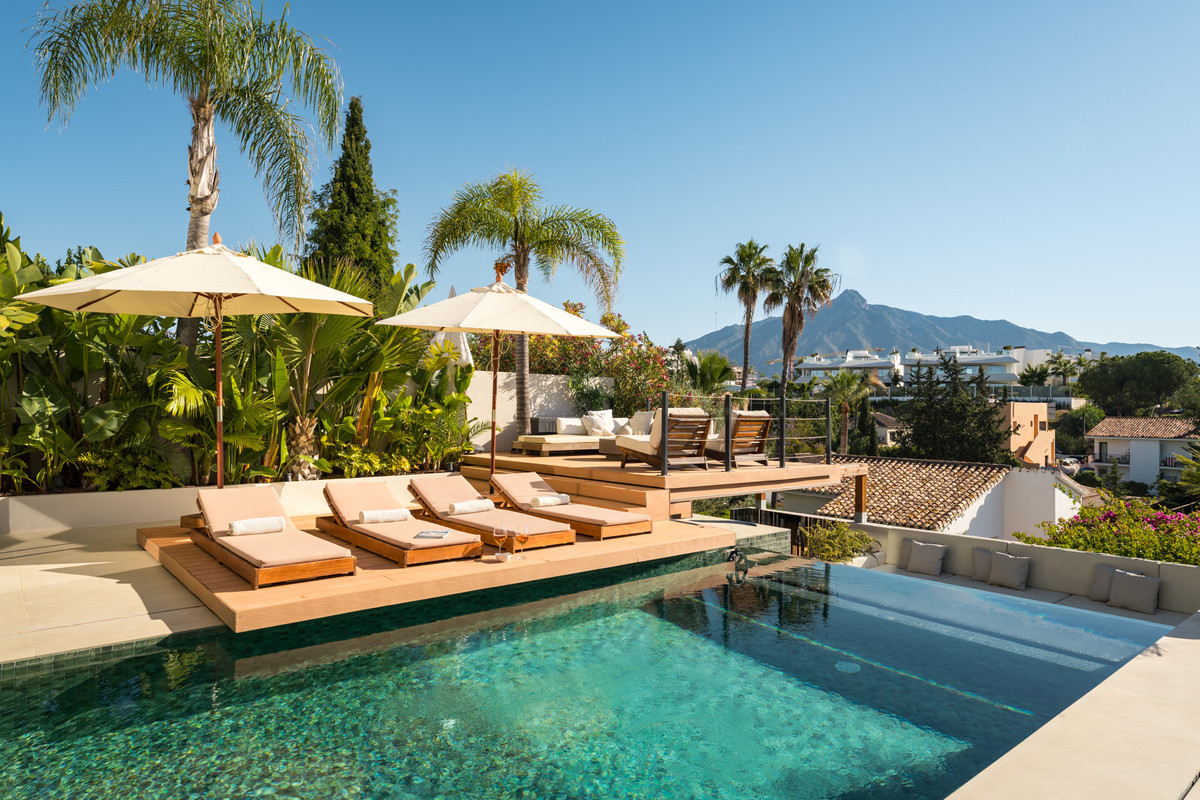 5 bedroom Villas for sale in Nueva Andalucía – R5395627 5 bedroom Villas for sale in Nueva Andalucía – R5395627