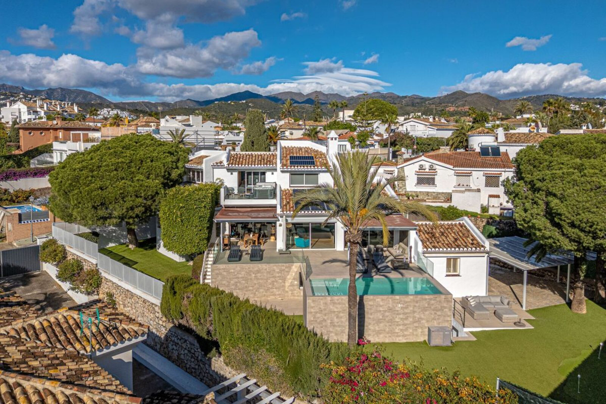 5 bedroom Villas for sale in Las Chapas – R5255731 5 bedroom Villas for sale in Las Chapas – R5255731