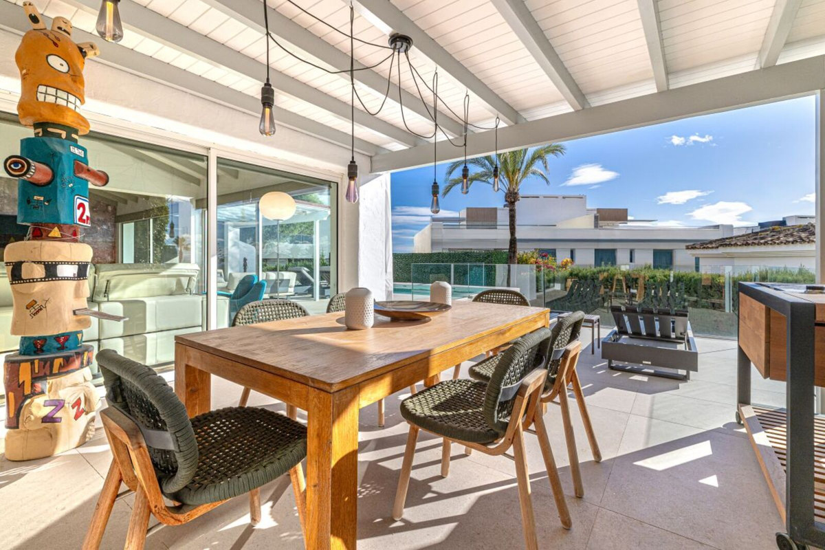 5 bedroom Villas for sale in Las Chapas – R5255731 5 bedroom Villas for sale in Las Chapas – R5255731