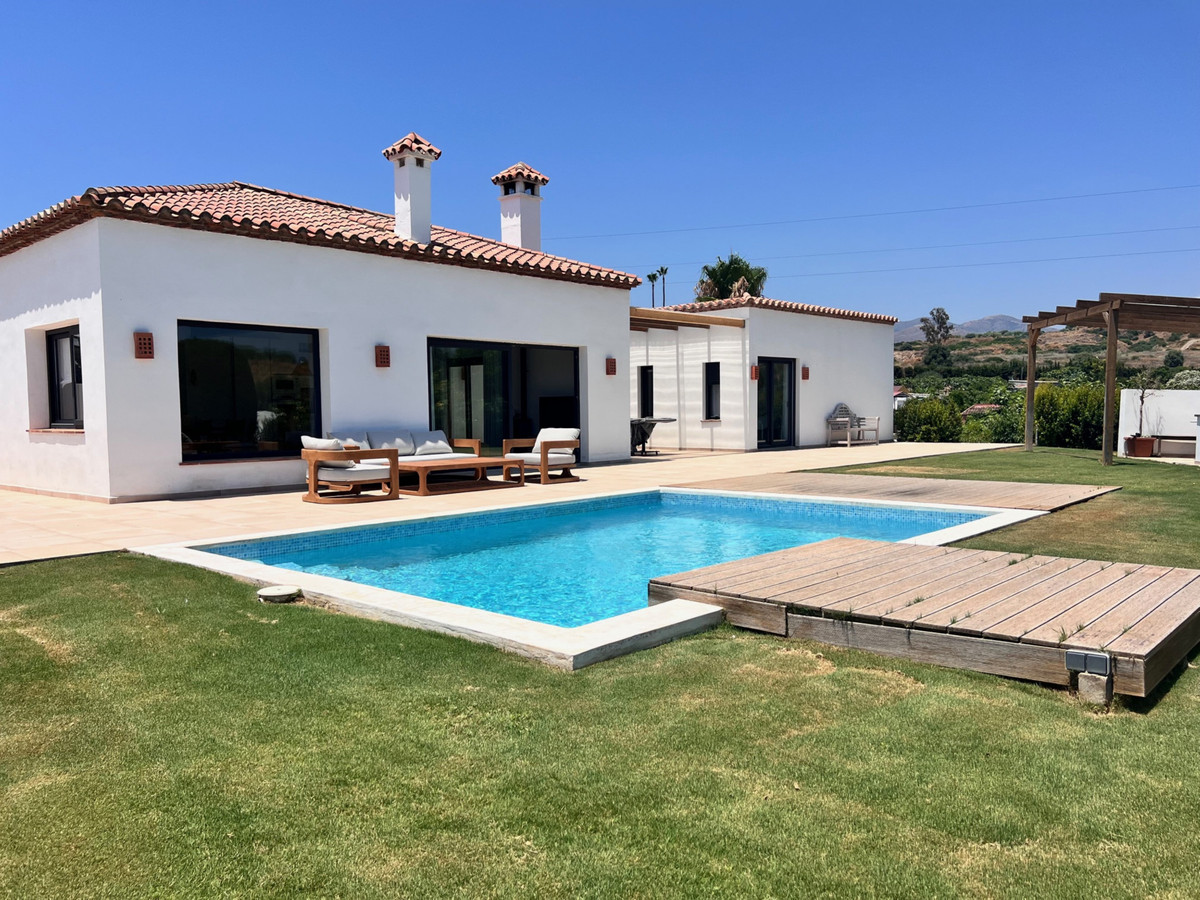 3 bedroom Villas for sale in Nueva Milla de Oro – R5106574 3 bedroom Villas for sale in Nueva Milla de Oro – R5106574