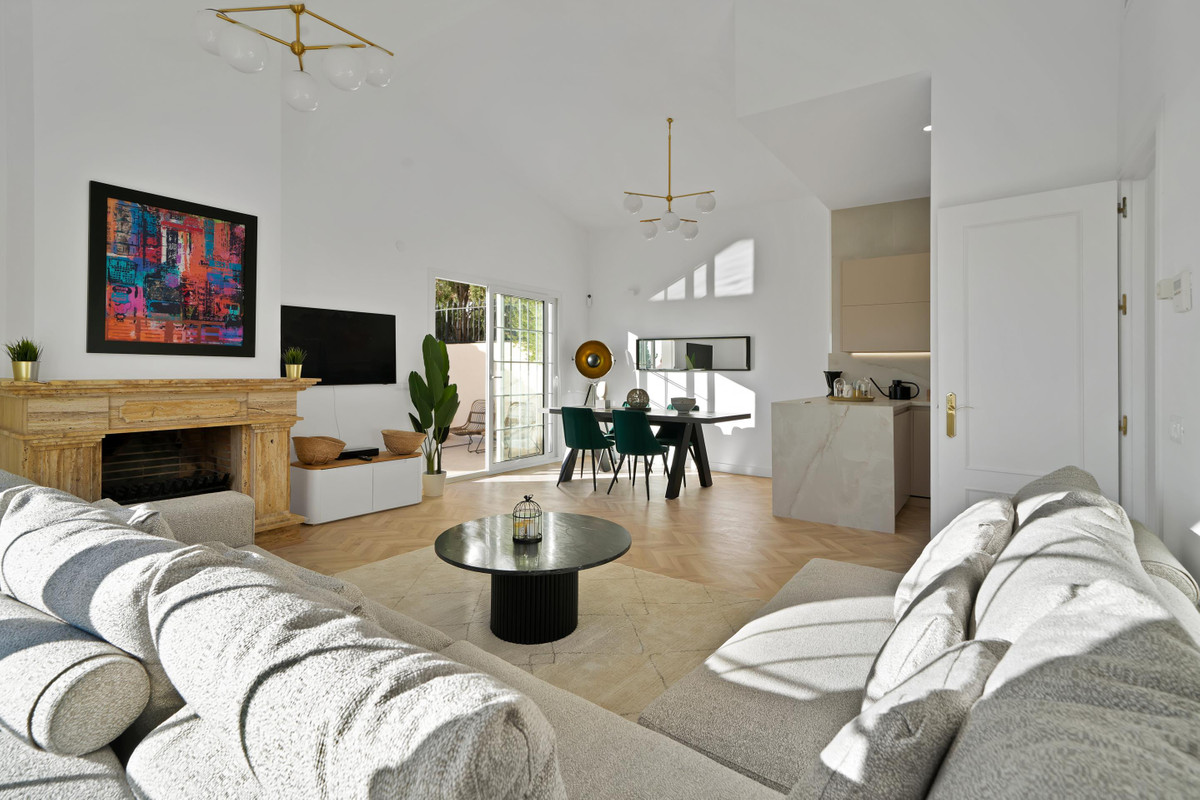 5 bedroom Townhouses for sale in Marbella – R5189632 5 bedroom Townhouses for sale in Marbella – R5189632