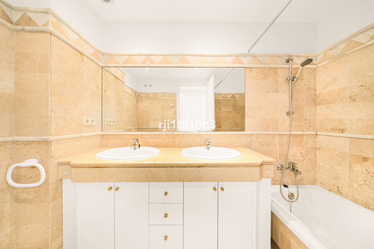 2 bedroom Apartments for sale in Elviria Hills – R5413549 2 bedroom Apartments for sale in Elviria Hills – R5413549