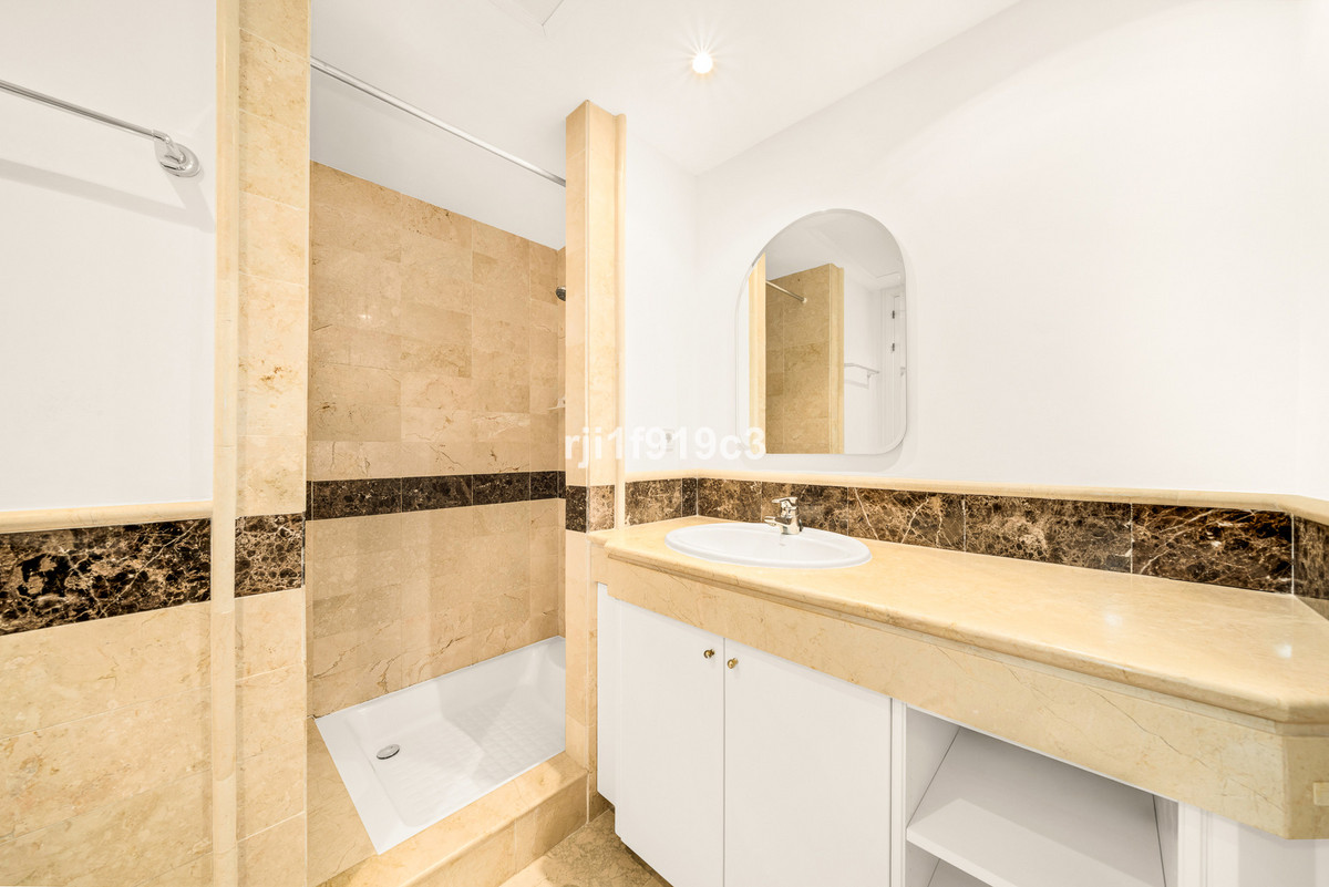 2 bedroom Apartments for sale in Elviria Hills – R5413549 2 bedroom Apartments for sale in Elviria Hills – R5413549