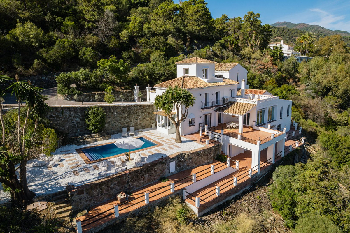 6 bedroom Villas for sale in El Madroñal – R5430547 6 bedroom Villas for sale in El Madroñal – R5430547