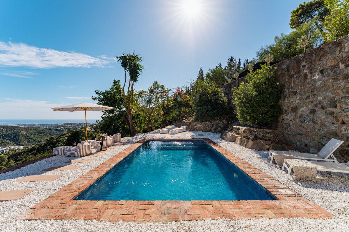 6 bedroom Villas for sale in El Madroñal – R5430547 6 bedroom Villas for sale in El Madroñal – R5430547