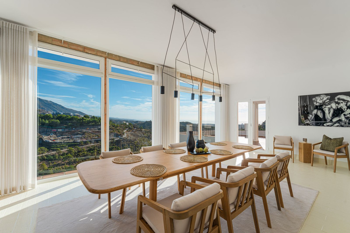 6 bedroom Villas for sale in El Madroñal – R5430547 6 bedroom Villas for sale in El Madroñal – R5430547