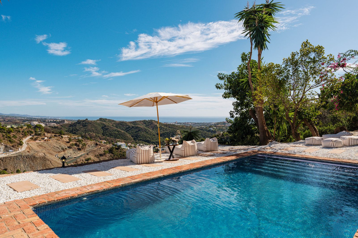6 bedroom Villas for sale in El Madroñal – R5430547 6 bedroom Villas for sale in El Madroñal – R5430547