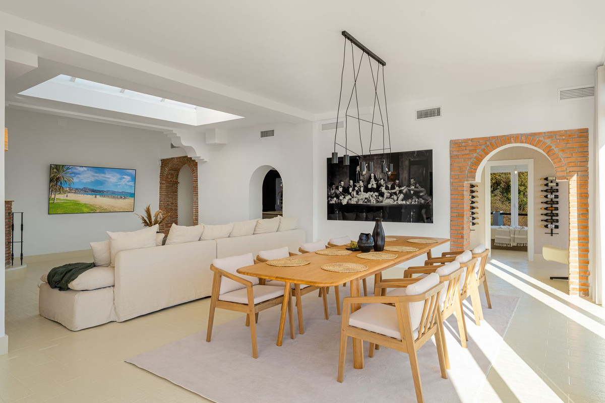 6 bedroom Villas for sale in El Madroñal – R5430547 6 bedroom Villas for sale in El Madroñal – R5430547