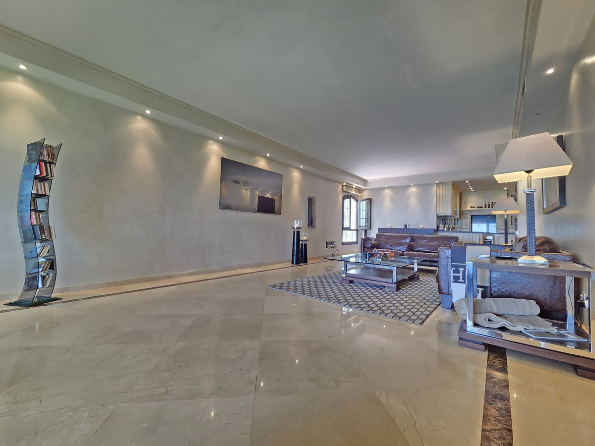2 bedroom Apartments for sale in Puerto Banús – R5450155 2 bedroom Apartments for sale in Puerto Banús – R5450155