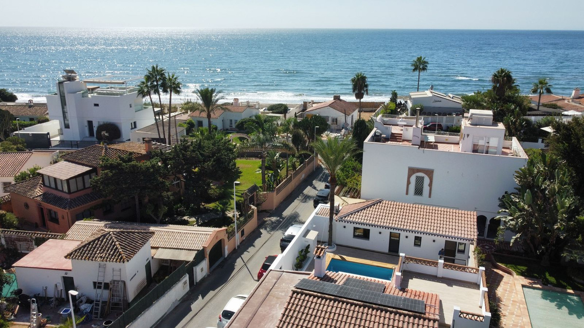 Villas de 5 dormitorios en venta en Costabella – R5188048 Villas de 5 dormitorios en venta en Costabella – R5188048