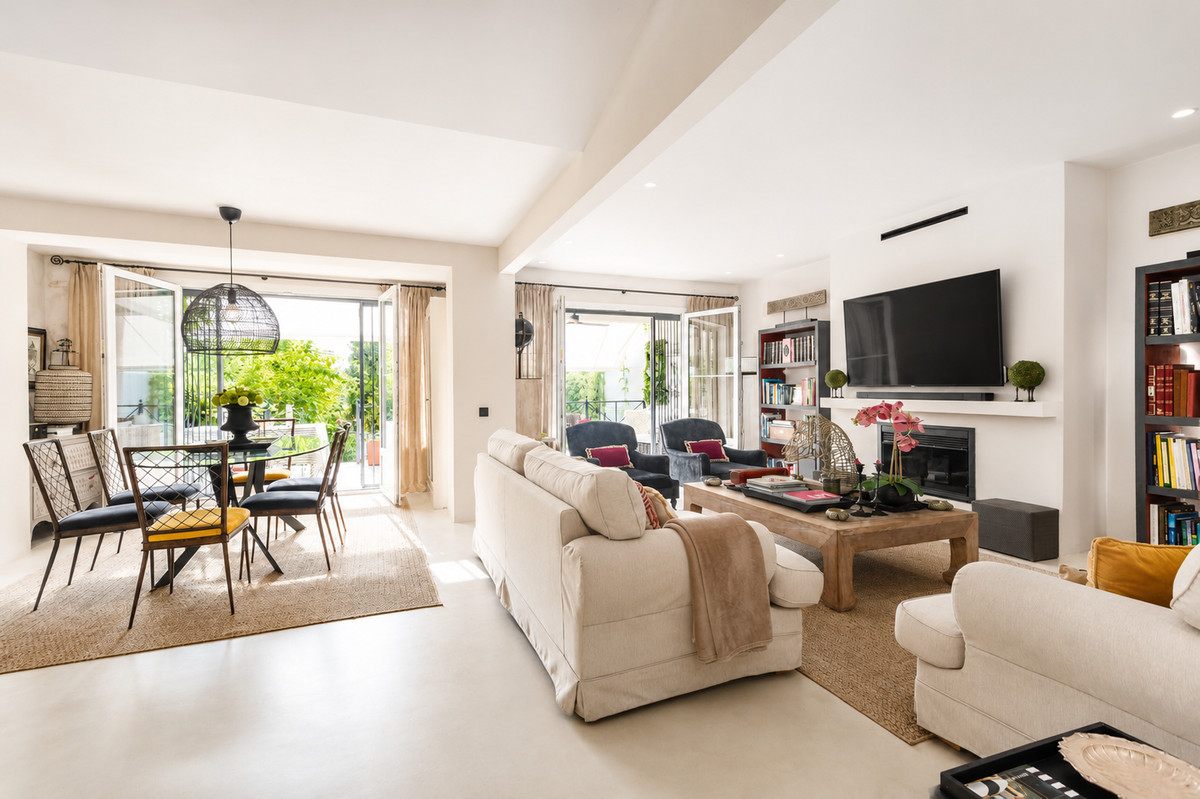 Adosados de 6 dormitorios en venta en Guadalmina Alta – R5455810 Adosados de 6 dormitorios en venta en Guadalmina Alta – R5455810