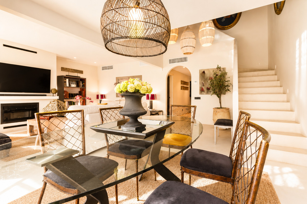 Adosados de 6 dormitorios en venta en Guadalmina Alta – R5455810 Adosados de 6 dormitorios en venta en Guadalmina Alta – R5455810