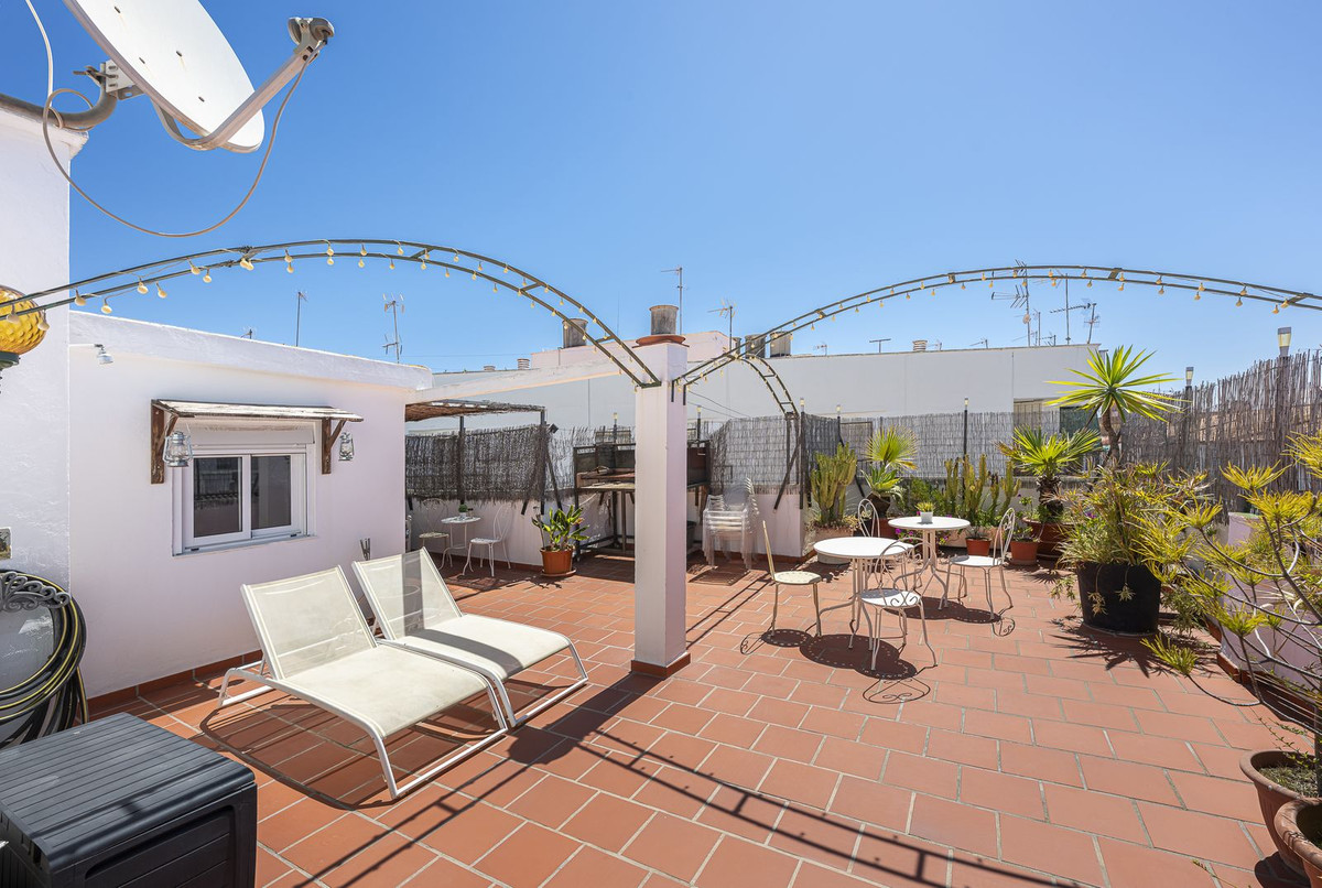 Aticos de 6 dormitorios en venta en San Pedro de Alcántara – R5032216 Aticos de 6 dormitorios en venta en San Pedro de Alcántara – R5032216