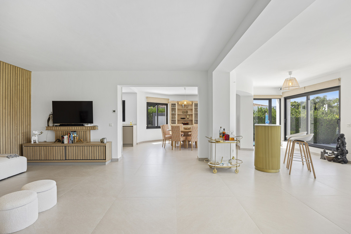 4 bedroom Villas for sale in Guadalmina Alta – R4806901 4 bedroom Villas for sale in Guadalmina Alta – R4806901
