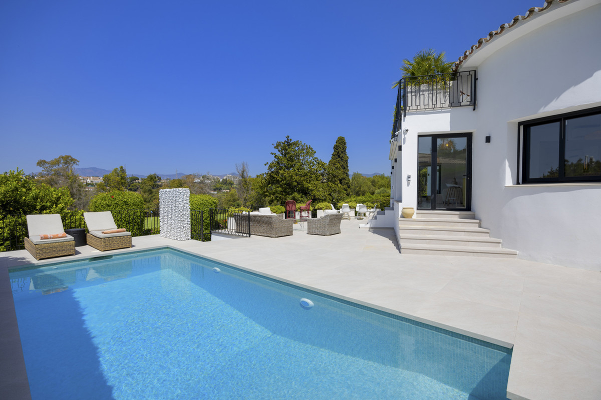 4 bedroom Villas for sale in Guadalmina Alta – R4806901 4 bedroom Villas for sale in Guadalmina Alta – R4806901