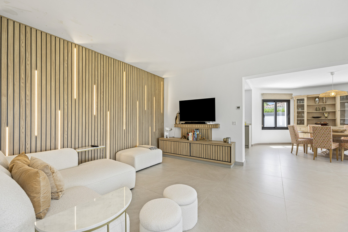 4 bedroom Villas for sale in Guadalmina Alta – R4806901 4 bedroom Villas for sale in Guadalmina Alta – R4806901