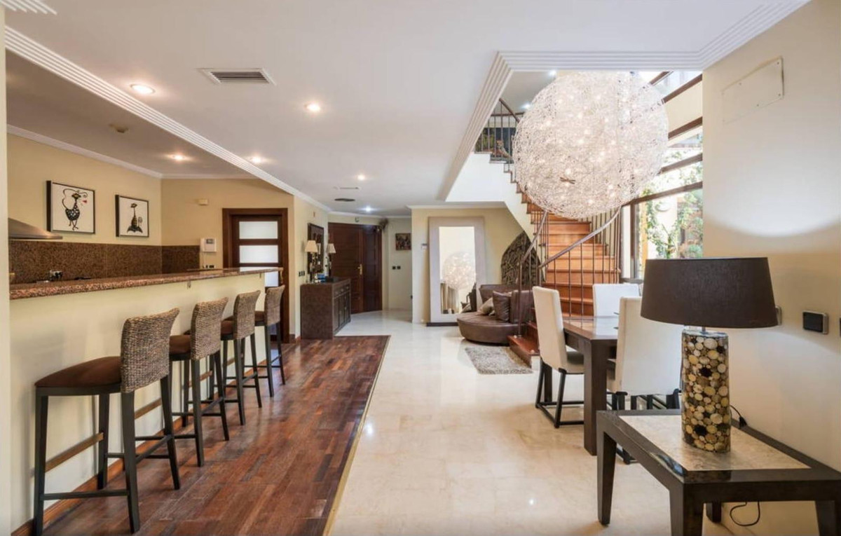 Villas de 3 dormitorios en venta en Puerto Banús – R5462554 Villas de 3 dormitorios en venta en Puerto Banús – R5462554