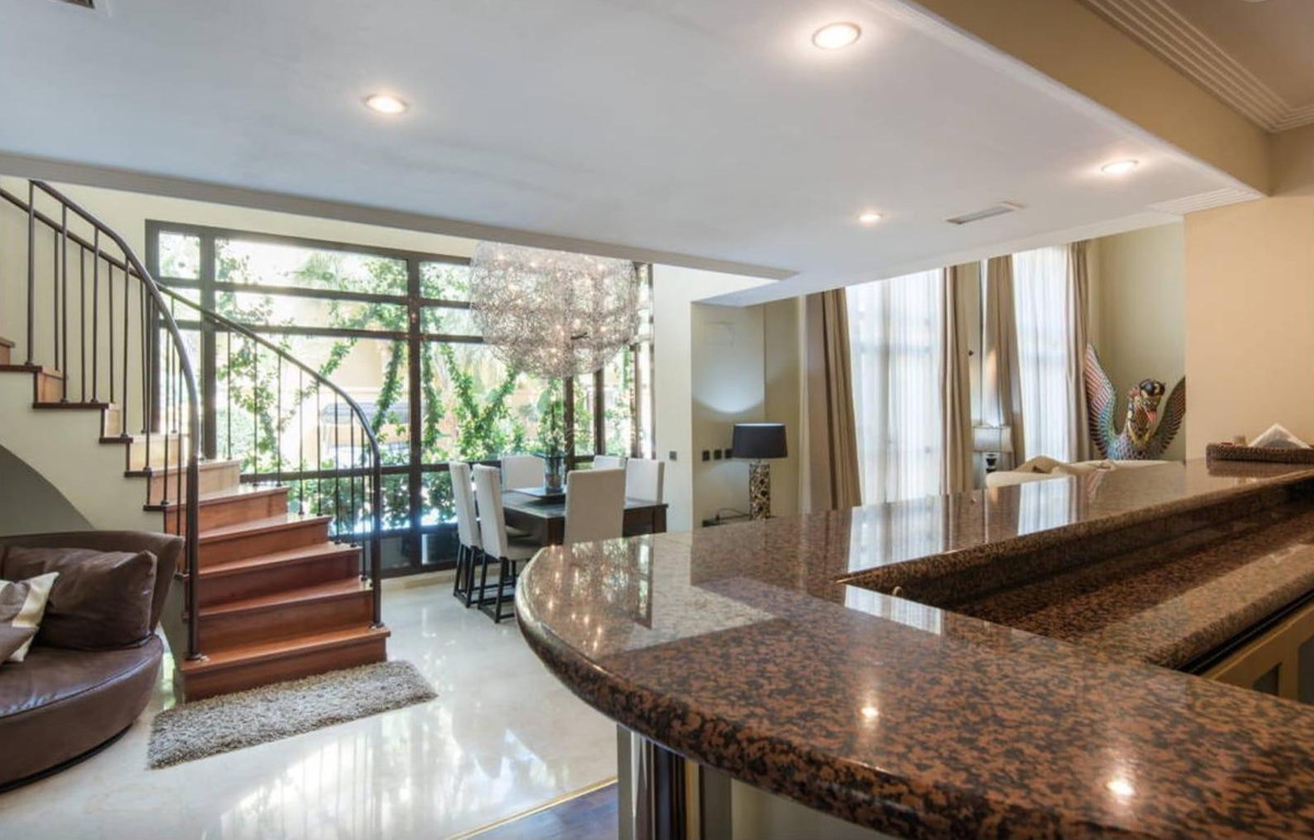 Villas de 3 dormitorios en venta en Puerto Banús – R5462554 Villas de 3 dormitorios en venta en Puerto Banús – R5462554
