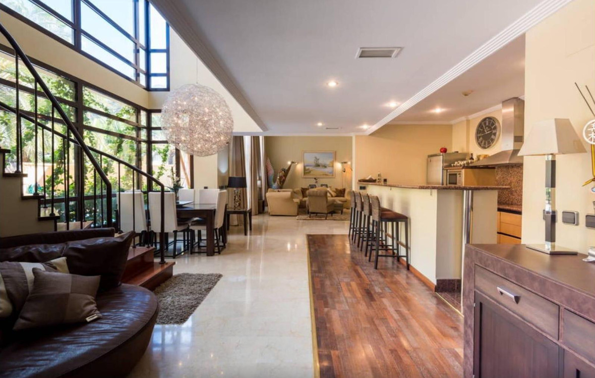 Villas de 3 dormitorios en venta en Puerto Banús – R5462554 Villas de 3 dormitorios en venta en Puerto Banús – R5462554
