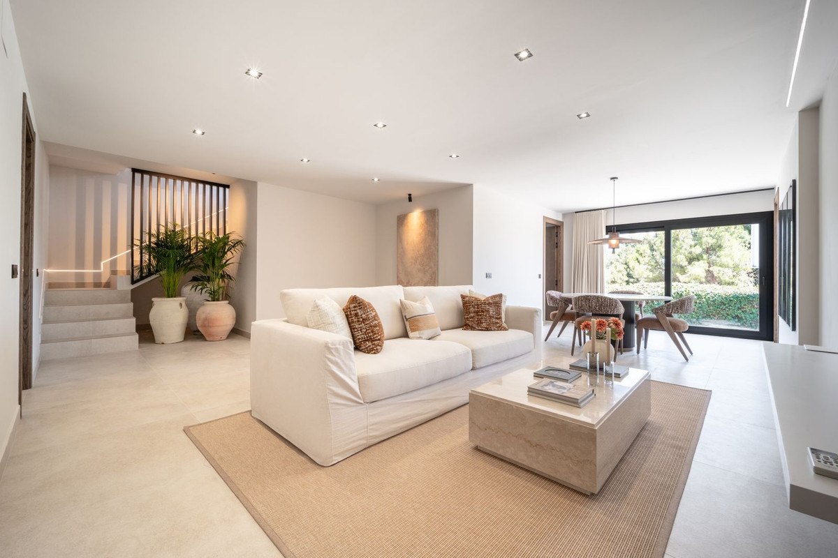 5 bedroom Villas for sale in La Cala de Mijas – R5217538 5 bedroom Villas for sale in La Cala de Mijas – R5217538