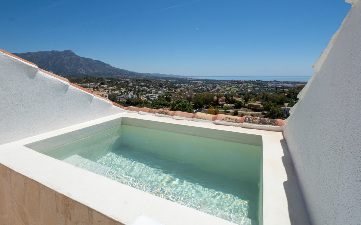 Apartamentos de 3 dormitorios en venta en Benahavís – R5447287 Apartamentos de 3 dormitorios en venta en Benahavís – R5447287