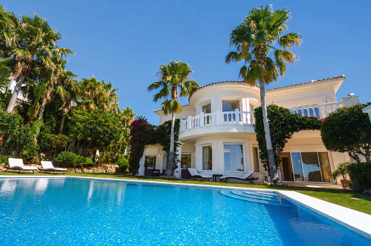 5 bedroom Villas for sale in Marbella – R5408299 5 bedroom Villas for sale in Marbella – R5408299
