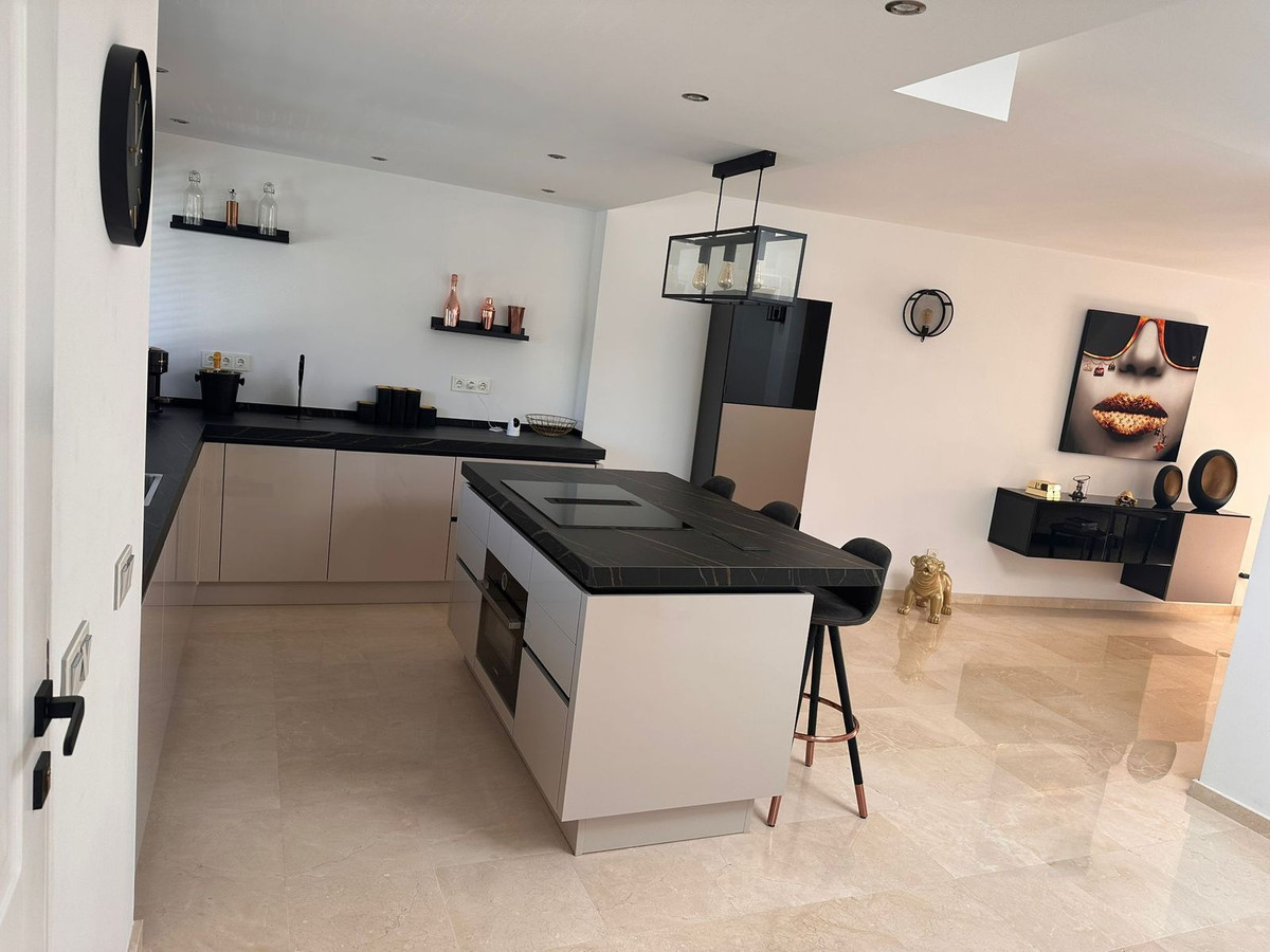 Aticos de 2 dormitorios en venta en Nueva Milla de Oro – R5081131 Aticos de 2 dormitorios en venta en Nueva Milla de Oro – R5081131