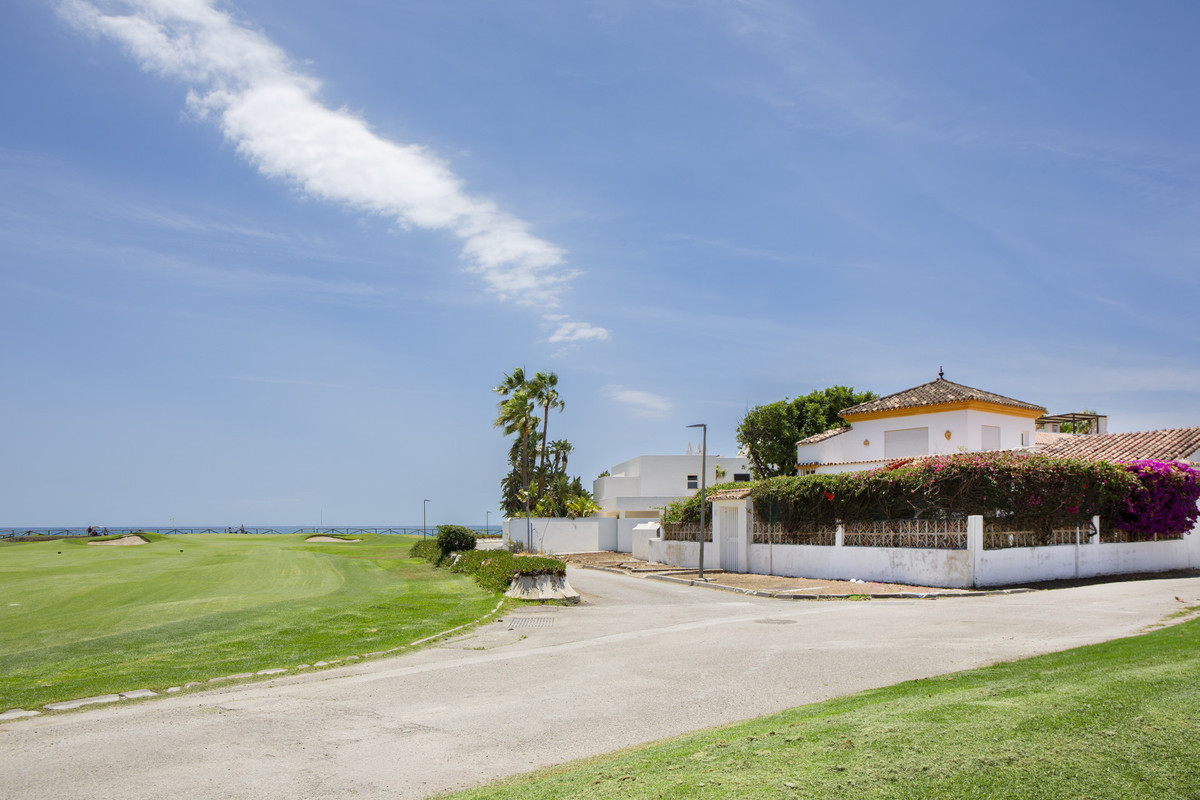 4 bedroom Villas for sale in Guadalmina Baja – R5427415 4 bedroom Villas for sale in Guadalmina Baja – R5427415