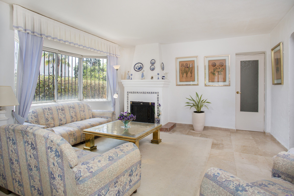 4 bedroom Villas for sale in Guadalmina Baja – R5427415 4 bedroom Villas for sale in Guadalmina Baja – R5427415