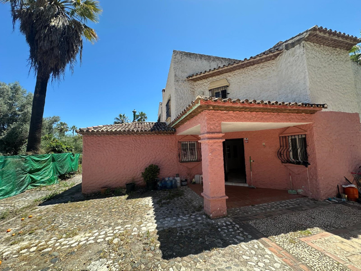 7 bedroom Villas for sale in Nueva Andalucía – R5048824 7 bedroom Villas for sale in Nueva Andalucía – R5048824