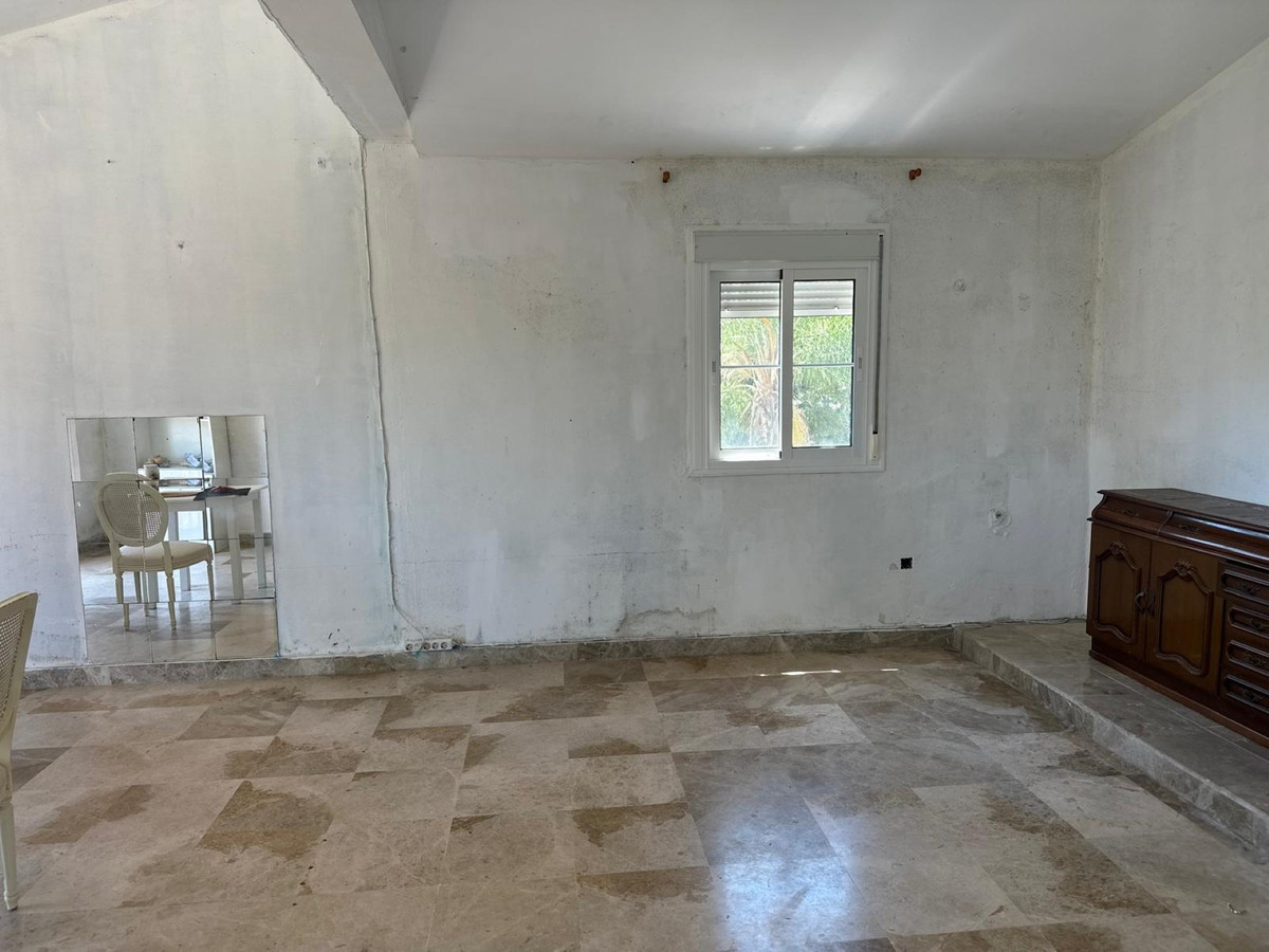 7 bedroom Villas for sale in Nueva Andalucía – R5048824 7 bedroom Villas for sale in Nueva Andalucía – R5048824