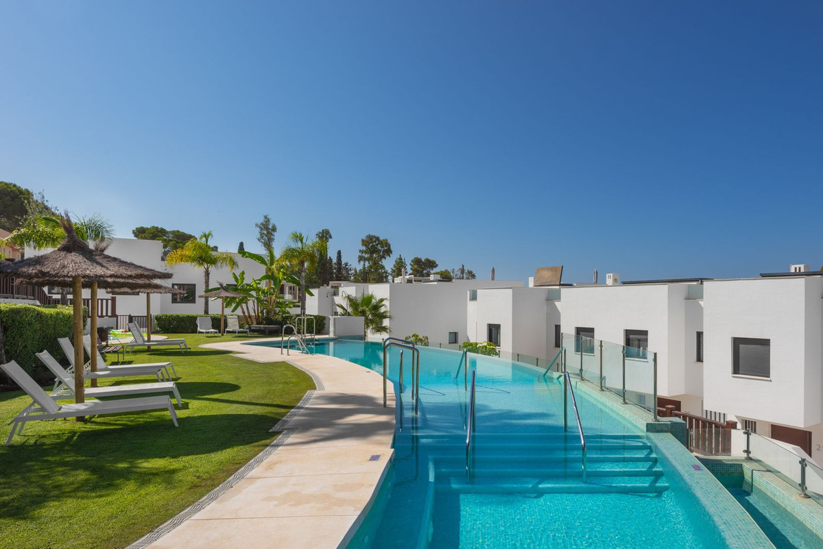 Adosados de 3 dormitorios en venta en Milla de Oro – R5412229 Adosados de 3 dormitorios en venta en Milla de Oro – R5412229