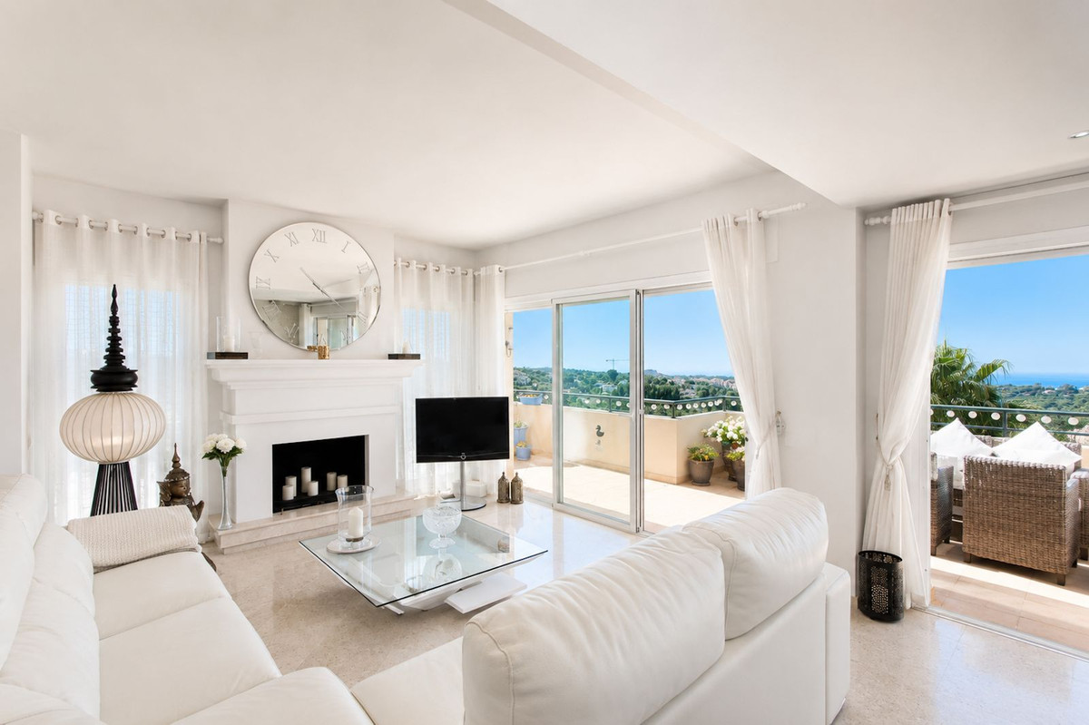 3 bedroom Apartments for sale in Elviria Hills – R5432056 3 bedroom Apartments for sale in Elviria Hills – R5432056