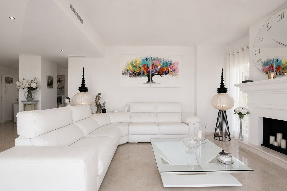 3 bedroom Apartments for sale in Elviria Hills – R5432056 3 bedroom Apartments for sale in Elviria Hills – R5432056