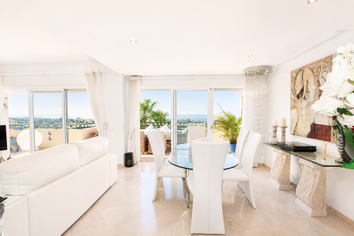 3 bedroom Apartments for sale in Elviria Hills – R5432056 3 bedroom Apartments for sale in Elviria Hills – R5432056